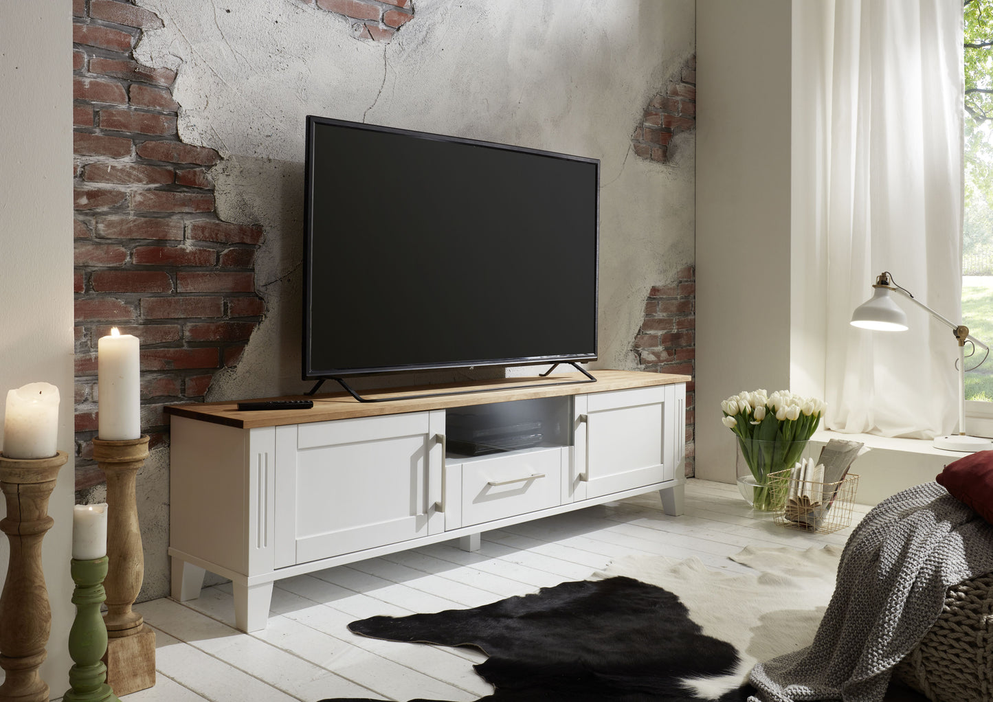 TV alus HUVILA